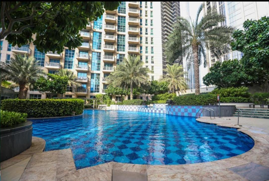 Trinity Holiday Homes - Standpoint Tower Downtown Дубай Экстерьер фото