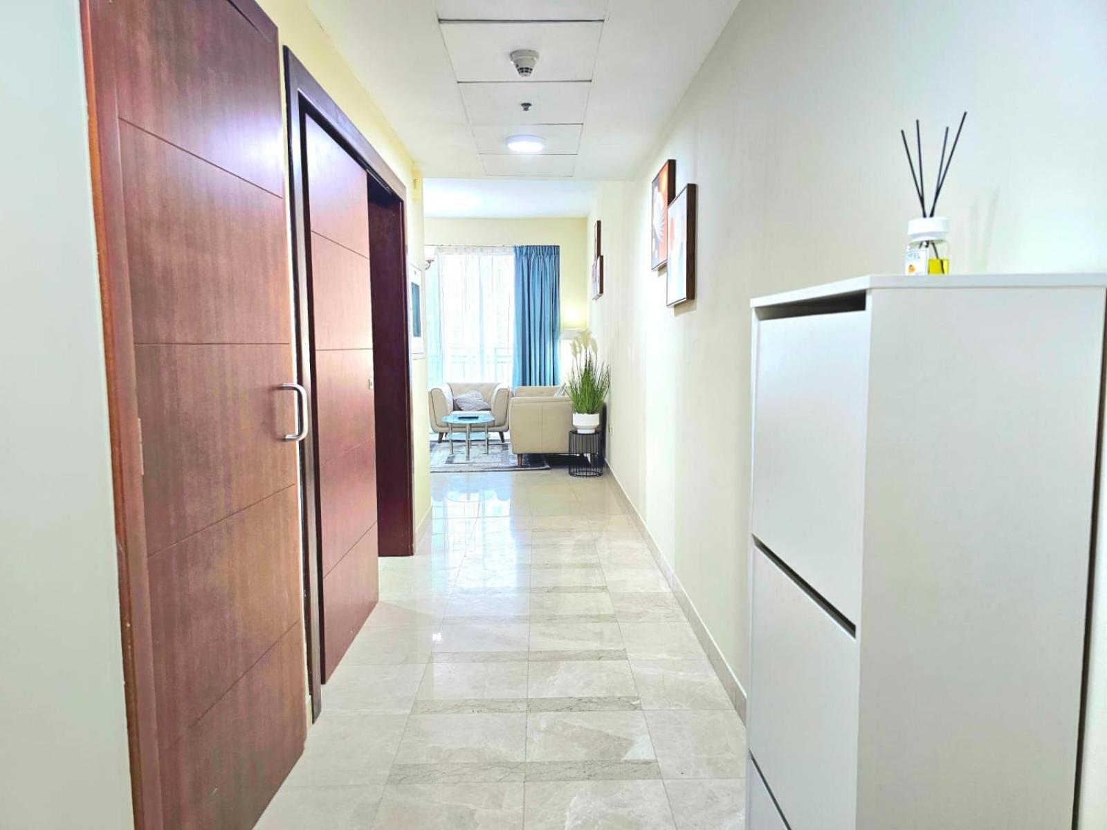 Trinity Holiday Homes - Standpoint Tower Downtown Дубай Экстерьер фото