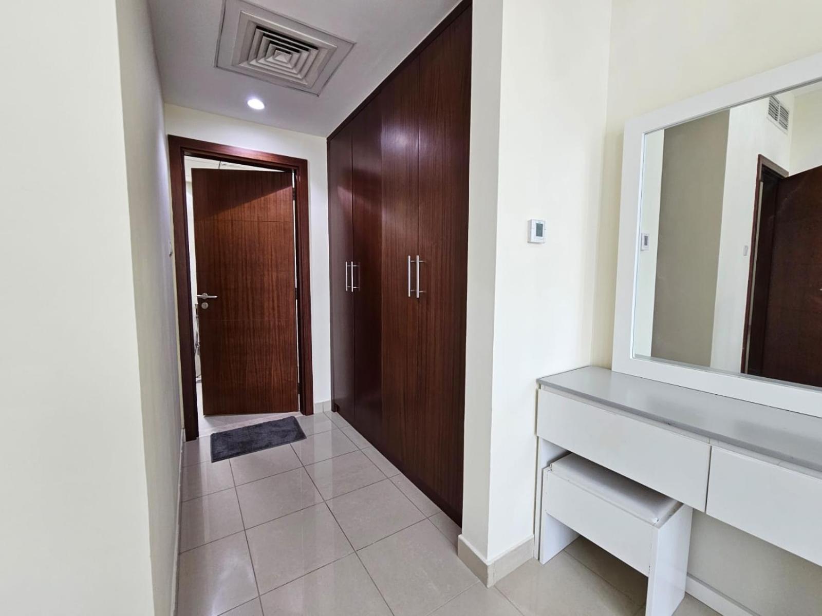 Trinity Holiday Homes - Standpoint Tower Downtown Дубай Экстерьер фото
