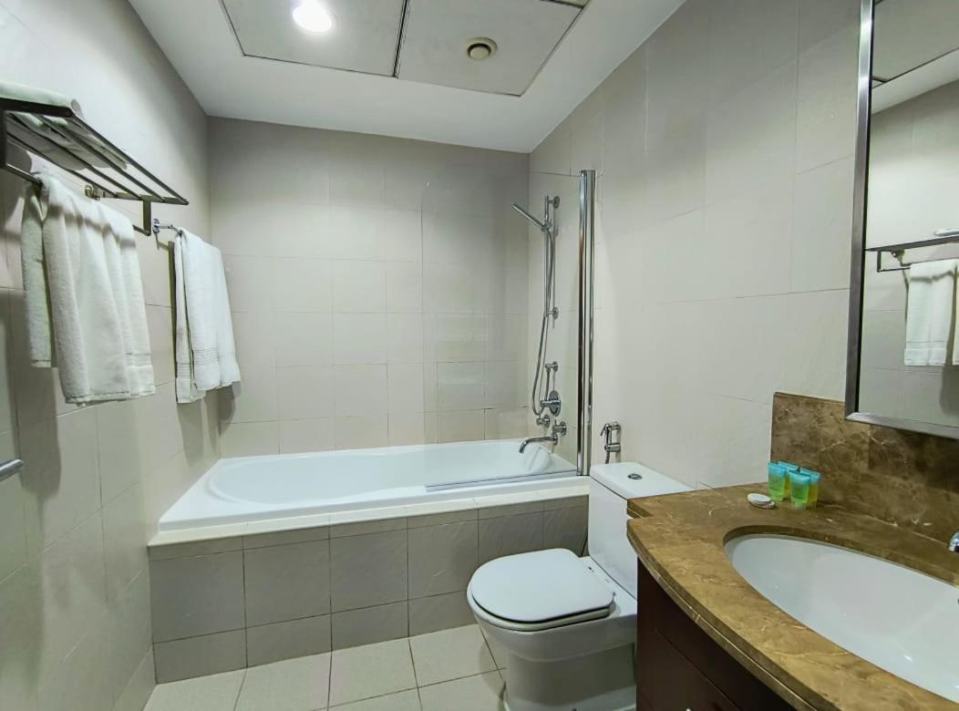 Trinity Holiday Homes - Standpoint Tower Downtown Дубай Экстерьер фото