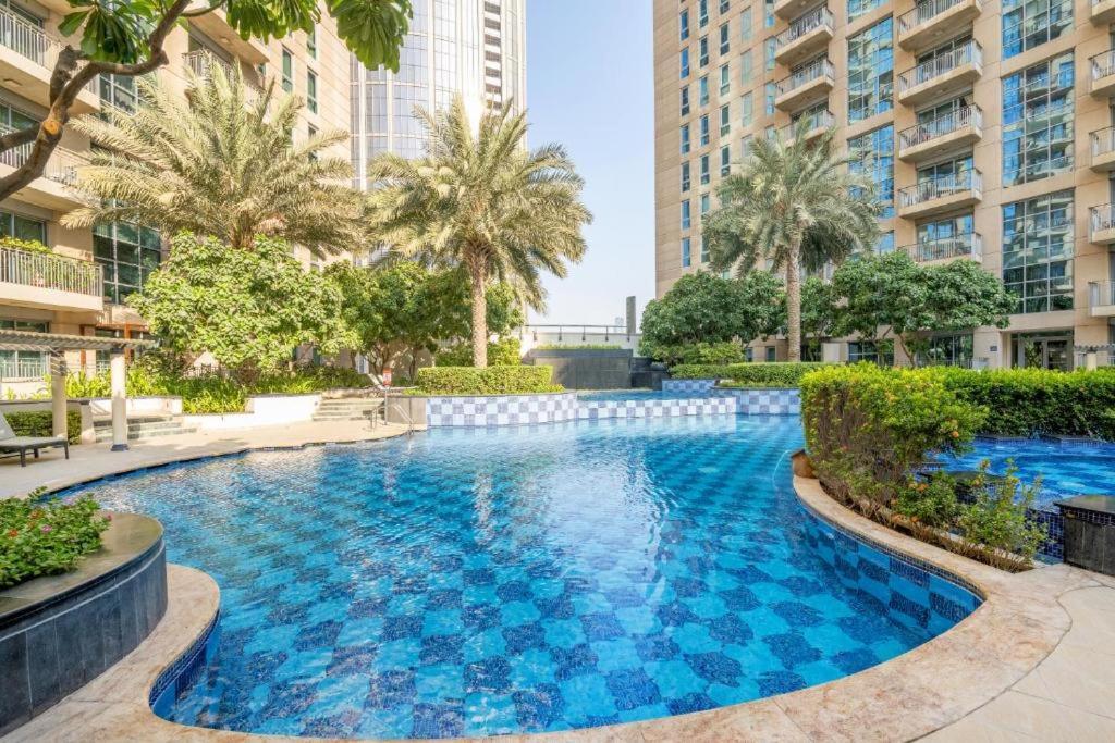 Trinity Holiday Homes - Standpoint Tower Downtown Дубай Экстерьер фото